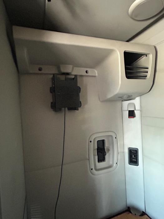 2022 Peterbilt 579-10