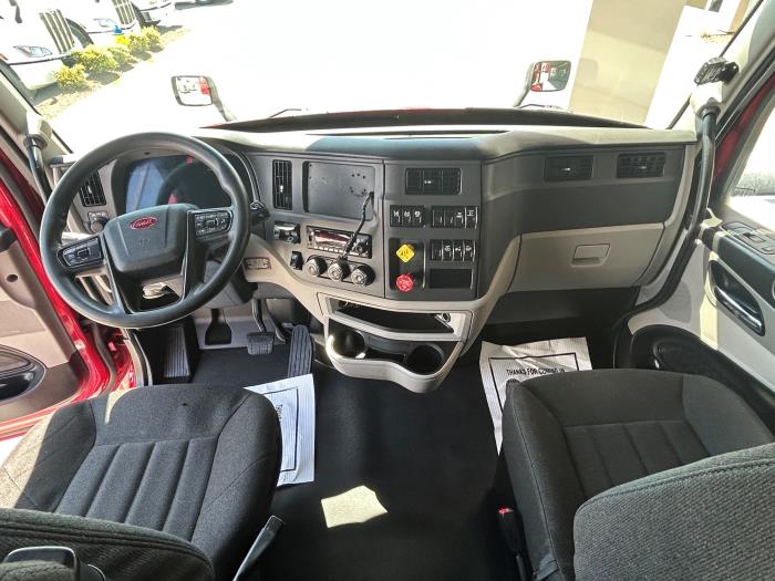 2022 Peterbilt 579-2