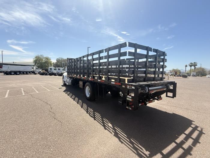 2019 Peterbilt 330-3