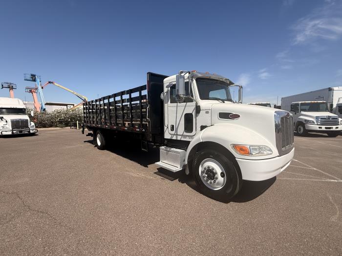 2019 Peterbilt 330-8