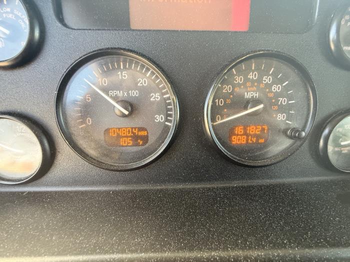 2019 Peterbilt 330-11