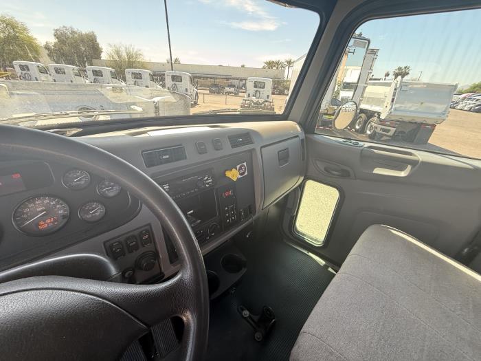 2019 Peterbilt 330-12