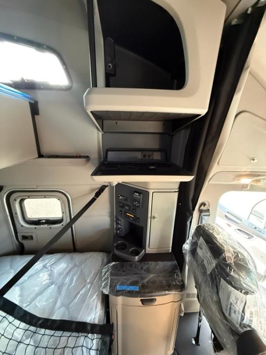 2026 Peterbilt 579-8