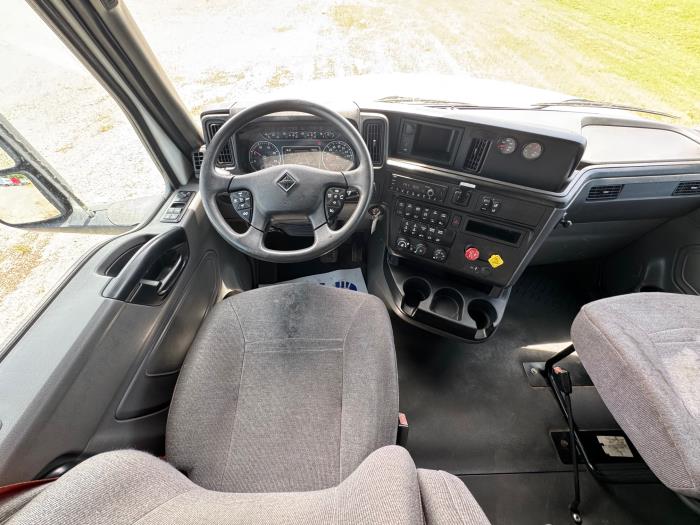 2021 International LT625-10