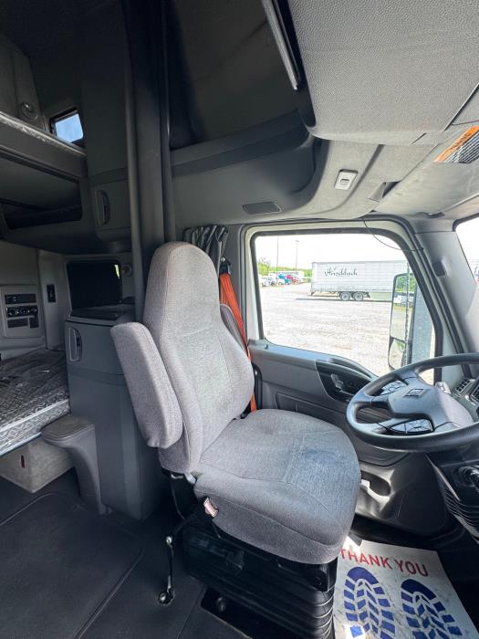 2021 International LT625-15