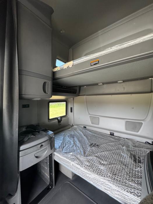 2021 International LT625-17