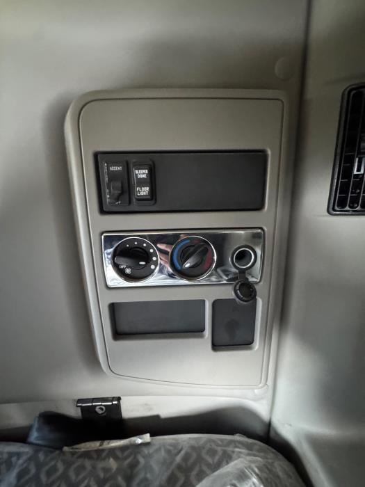 2021 International LT625-19