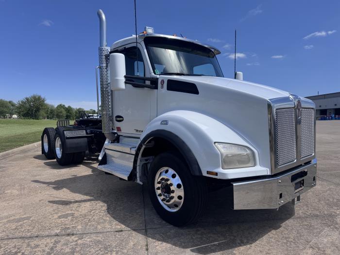 2020 Kenworth T880-1