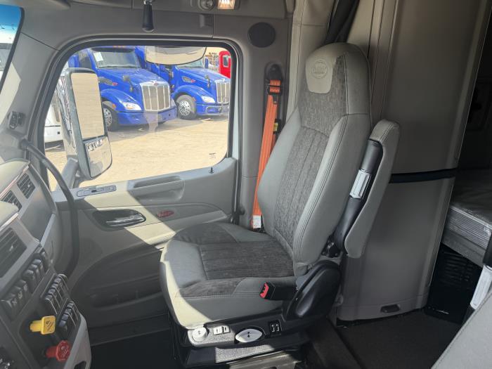2021 Peterbilt 579-24