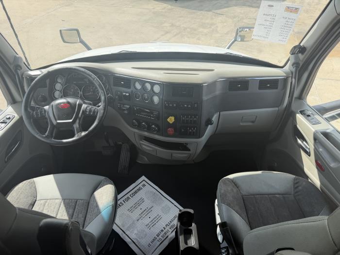 2021 Peterbilt 579-30