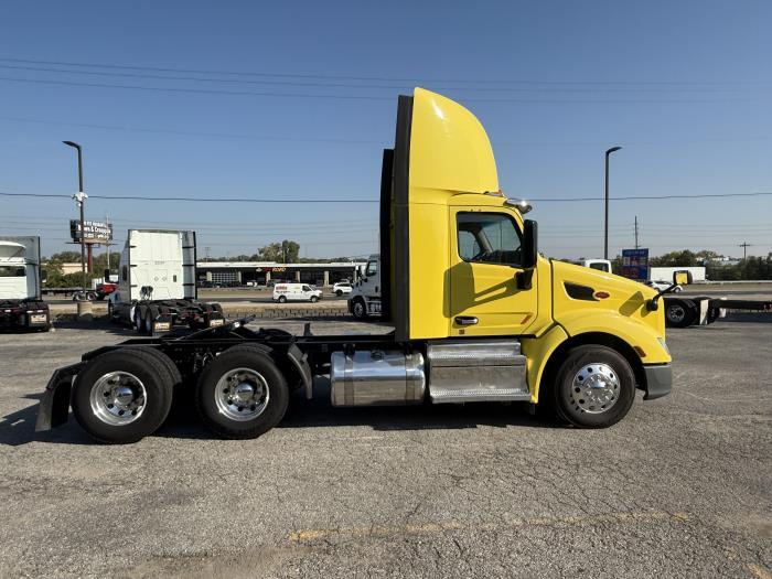 2021 Peterbilt 579-9