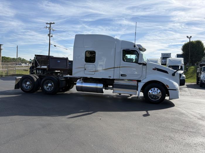 2022 Peterbilt 579-1