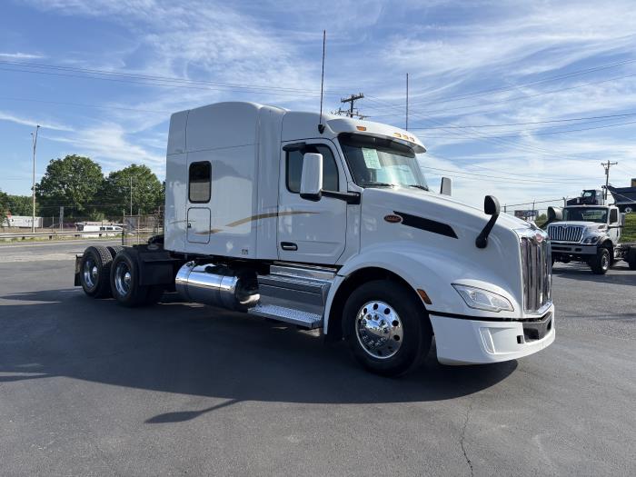 2022 Peterbilt 579-2