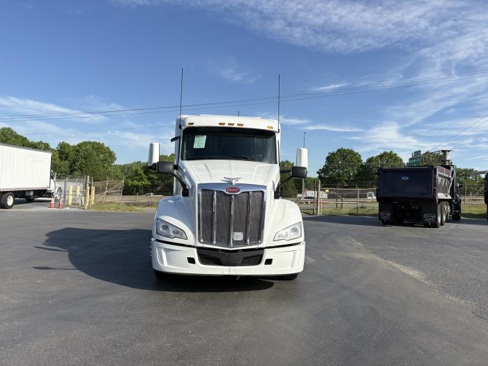 2022 Peterbilt 579-3