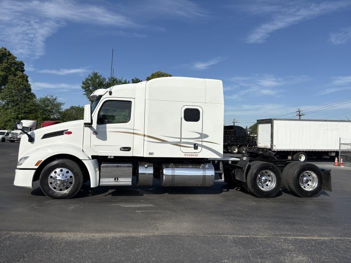 2022 Peterbilt 579-4