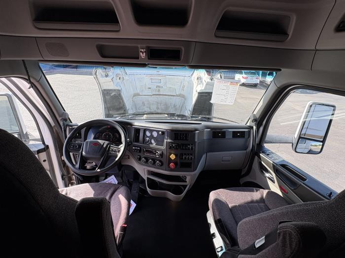2022 Peterbilt 579-12