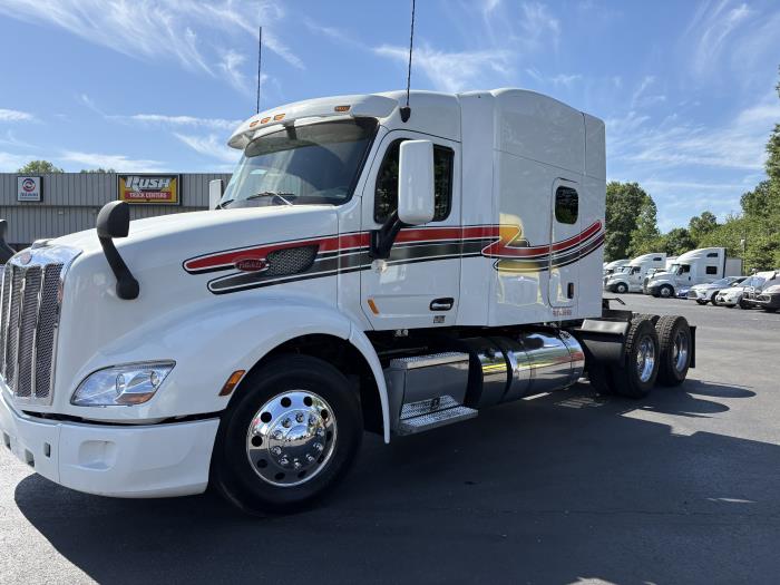 2022 Peterbilt 579-0