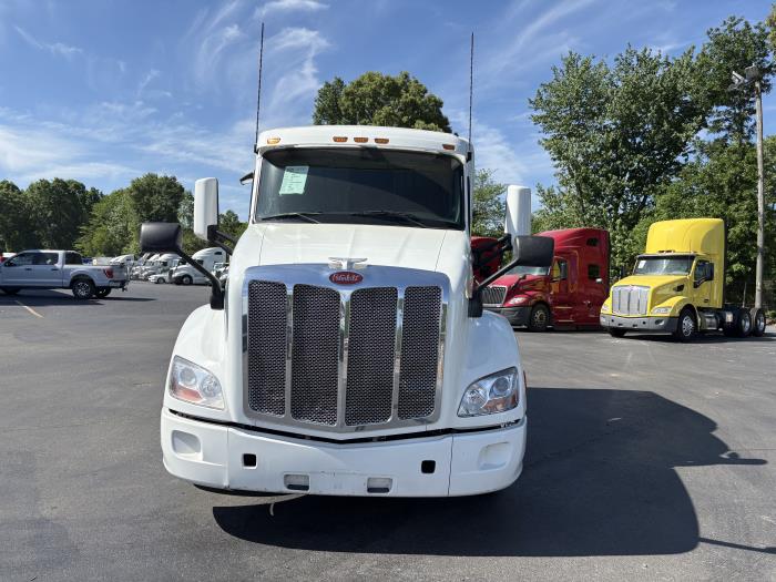 2022 Peterbilt 579-2