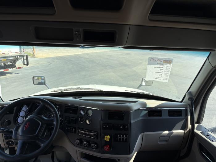 2022 Peterbilt 579-10