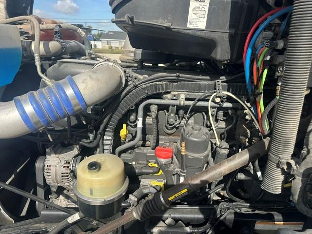 2022 Peterbilt 579-8