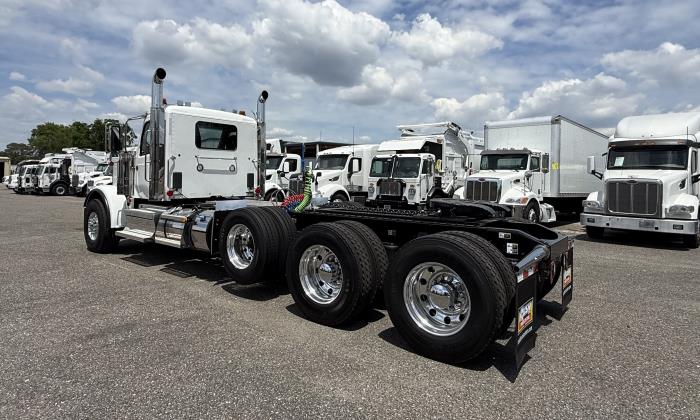 2027 Peterbilt 589-3