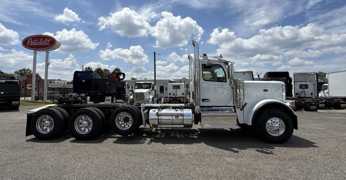 2027 Peterbilt 589-6