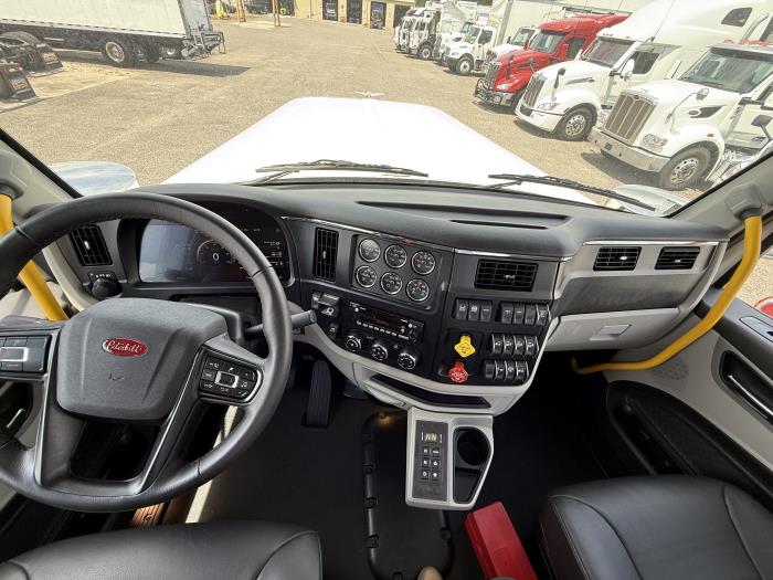 2027 Peterbilt 589-9