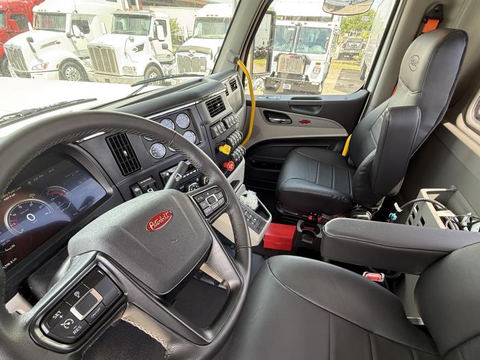 2027 Peterbilt 589-10