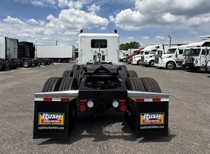 2027 Peterbilt 589-4
