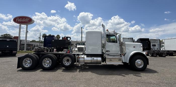2027 Peterbilt 589-6