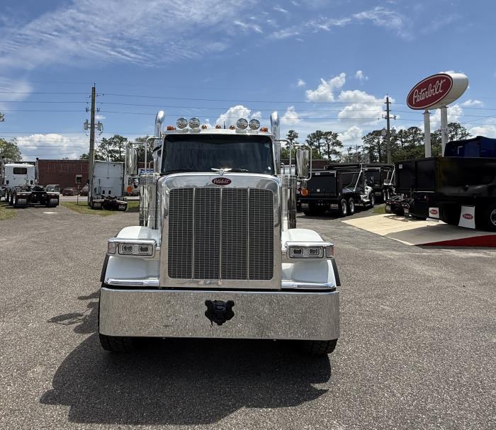 2027 Peterbilt 589-8