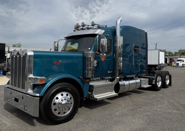 2027 Peterbilt 589-1
