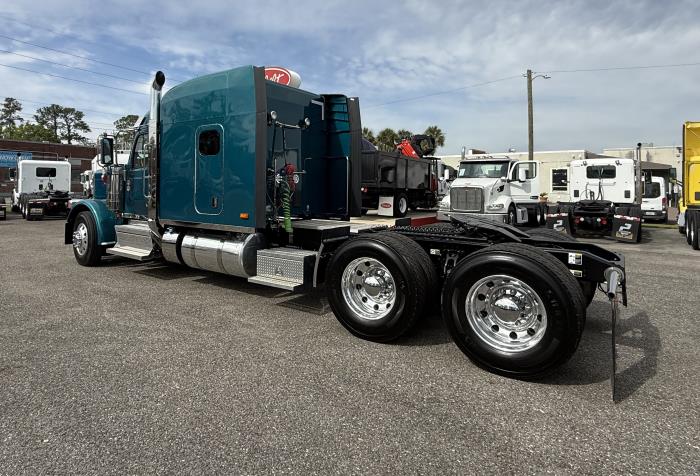 2027 Peterbilt 589 - image 3