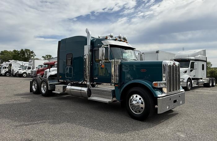 2027 Peterbilt 589-7