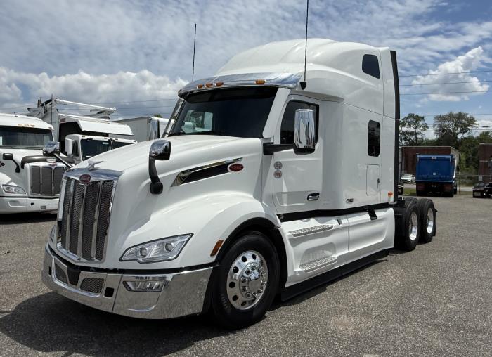2027 Peterbilt 579-1