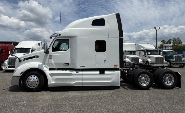 2027 Peterbilt 579-2