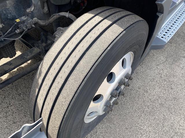 2023 Freightliner Cascadia-10