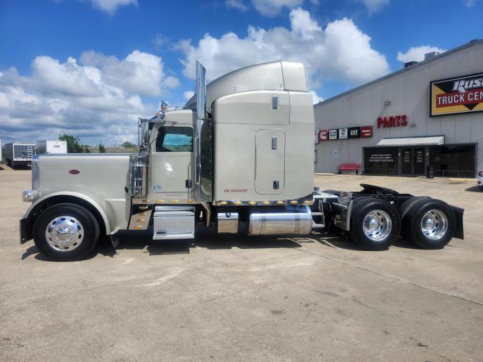 2019 Peterbilt 389-2