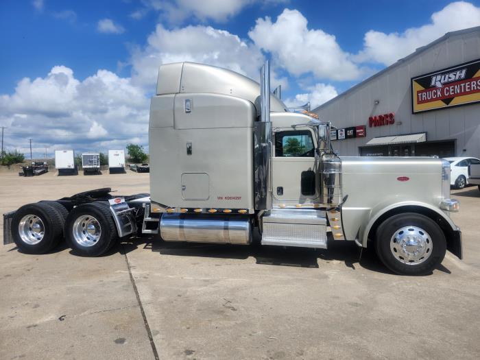 2019 Peterbilt 389-3