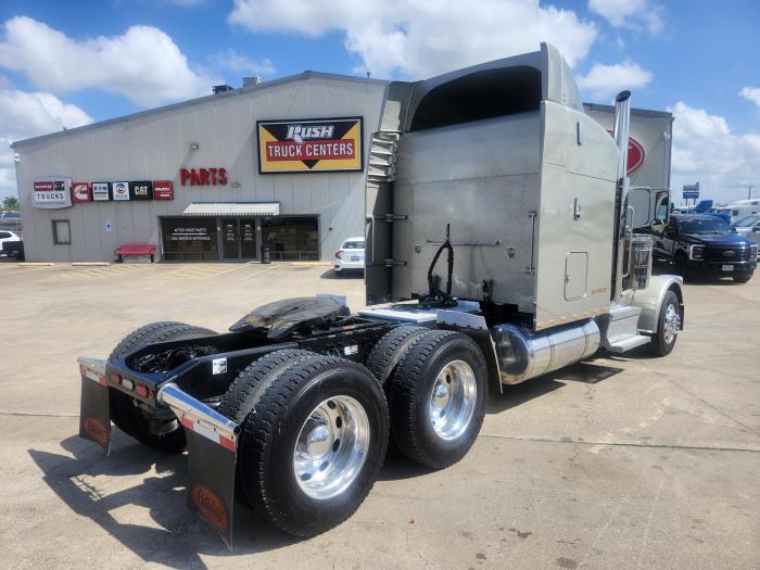 2019 Peterbilt 389-4