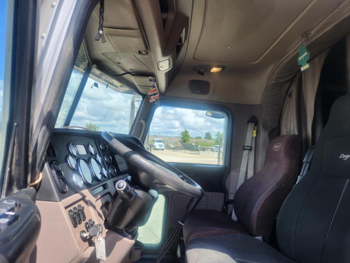 2019 Peterbilt 389-7