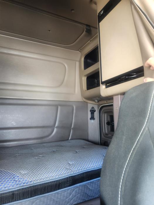 2019 Peterbilt 389-10