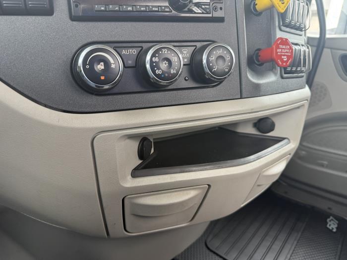 2020 Peterbilt 567-7