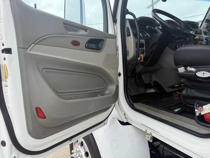 2020 Peterbilt 567-14