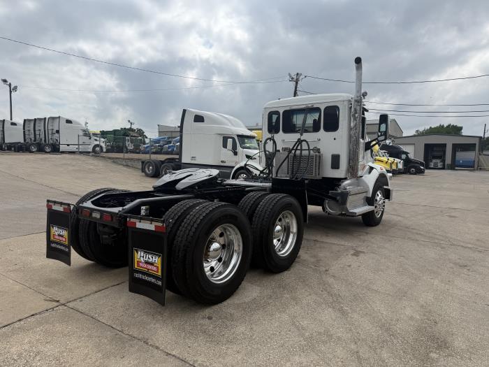 2020 Peterbilt 567-27