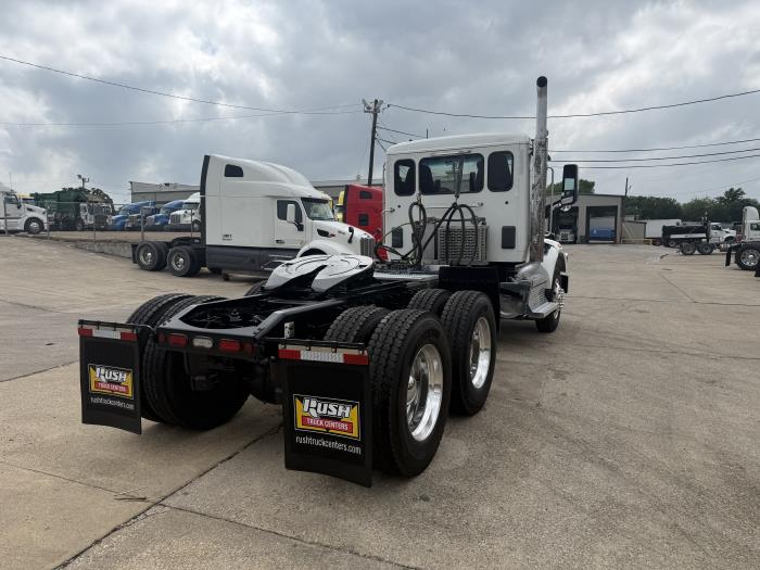 2020 Peterbilt 567-28