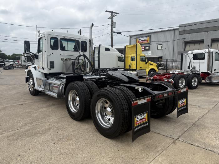 2020 Peterbilt 567-33