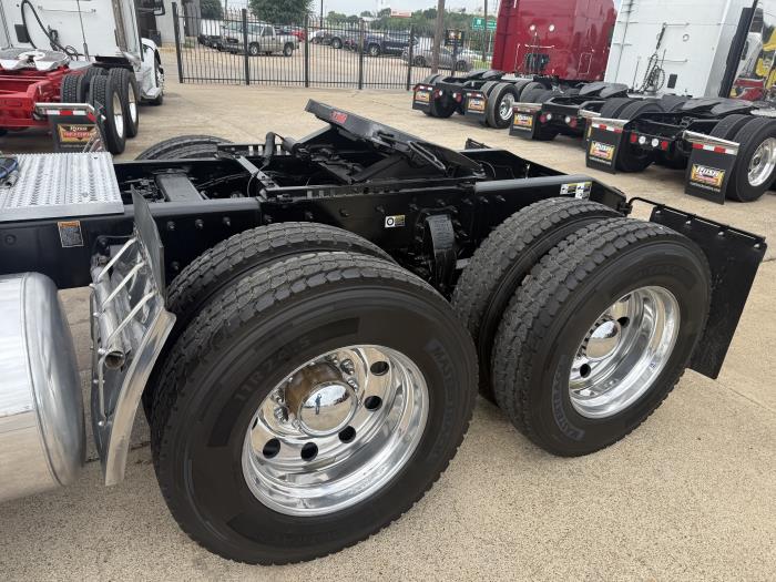 2020 Peterbilt 567-37