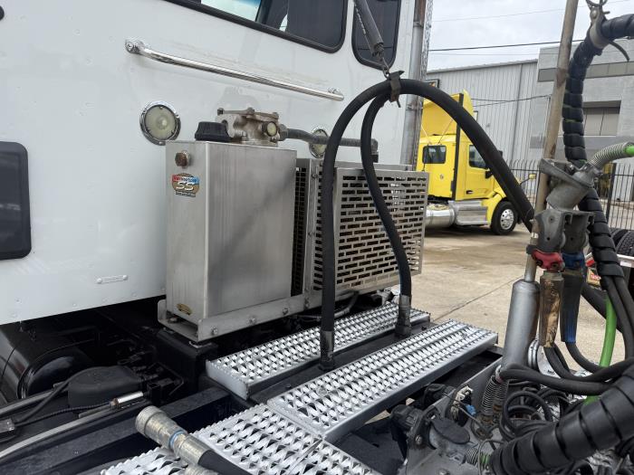 2020 Peterbilt 567-39