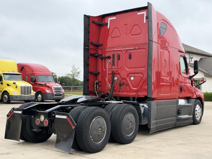 2023 Freightliner Cascadia-4